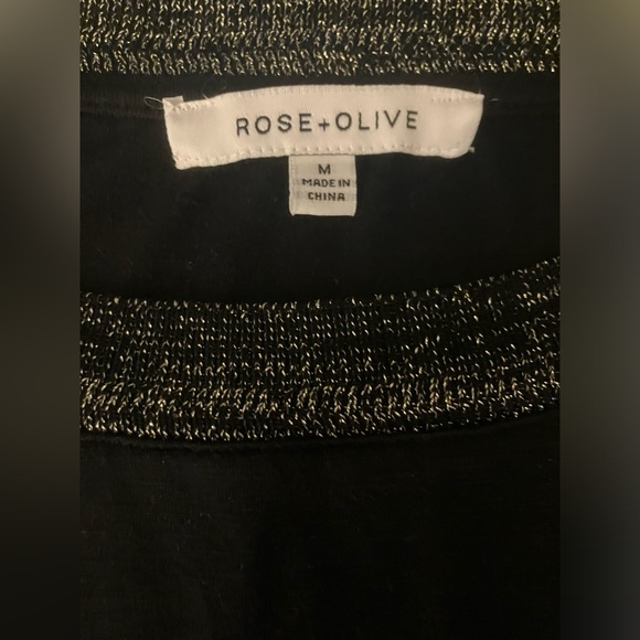 ROSE+OLIVE super soft black flowy top-M - Picture 2 of 3